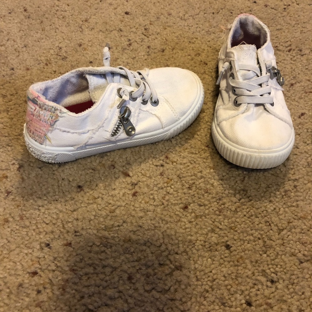 EUC Toddler Blowfish sneaker